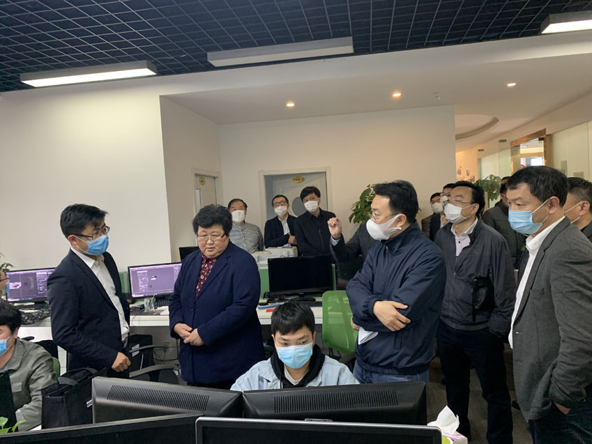 寶山區(qū)區(qū)領(lǐng)導一行蒞臨邁維動漫調(diào)研企業(yè)復工復產(chǎn)情況(圖4)