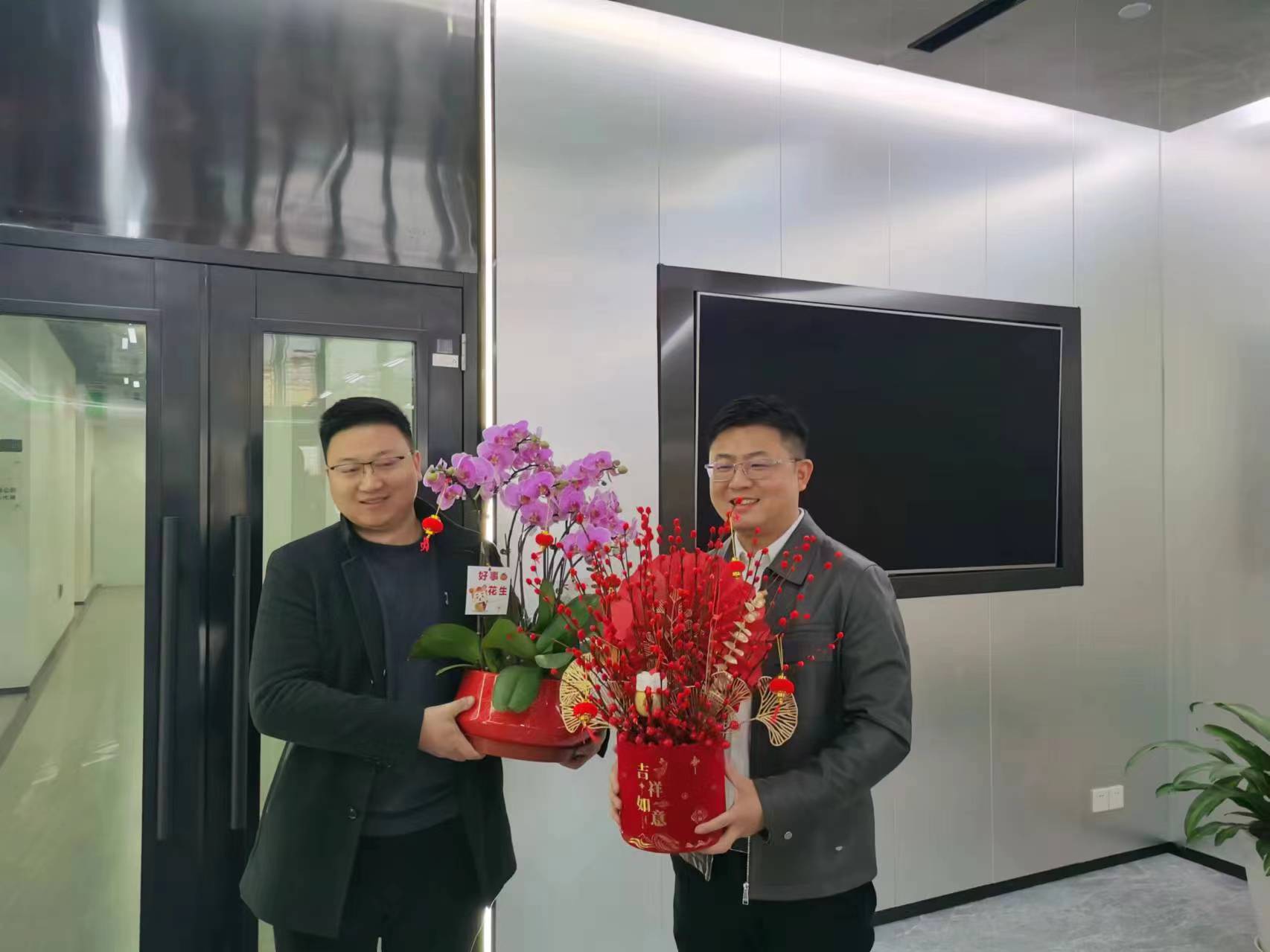 上海邁維動(dòng)漫科技有限公司喜迎新年喬遷之喜：立足新起點(diǎn)，開(kāi)啟新征程！(圖3)